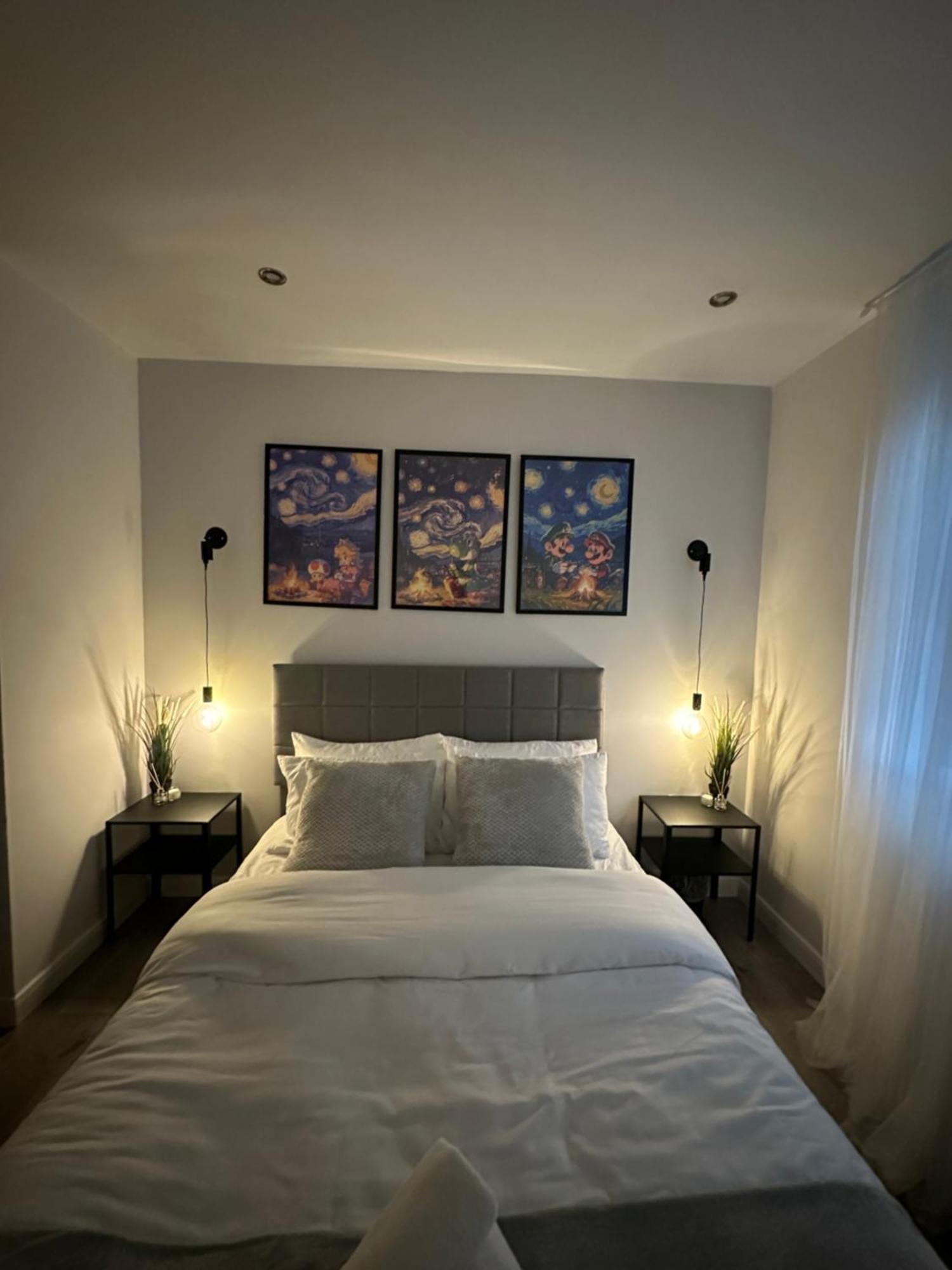 Retro Suite A Luxury Apartment With King Size Bed Wii Games And Entertainment Leicester Luaran gambar
