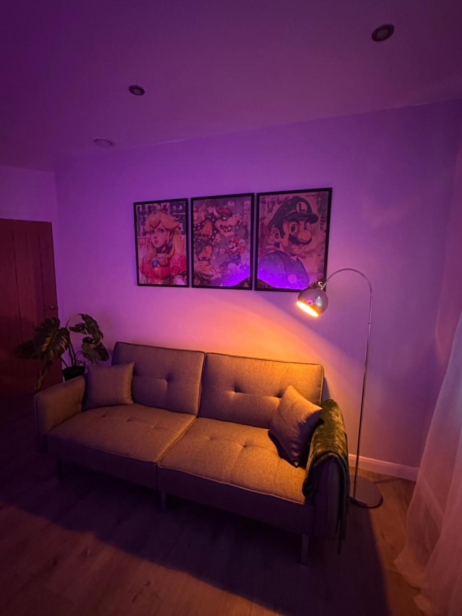 Retro Suite A Luxury Apartment With King Size Bed Wii Games And Entertainment Leicester Luaran gambar