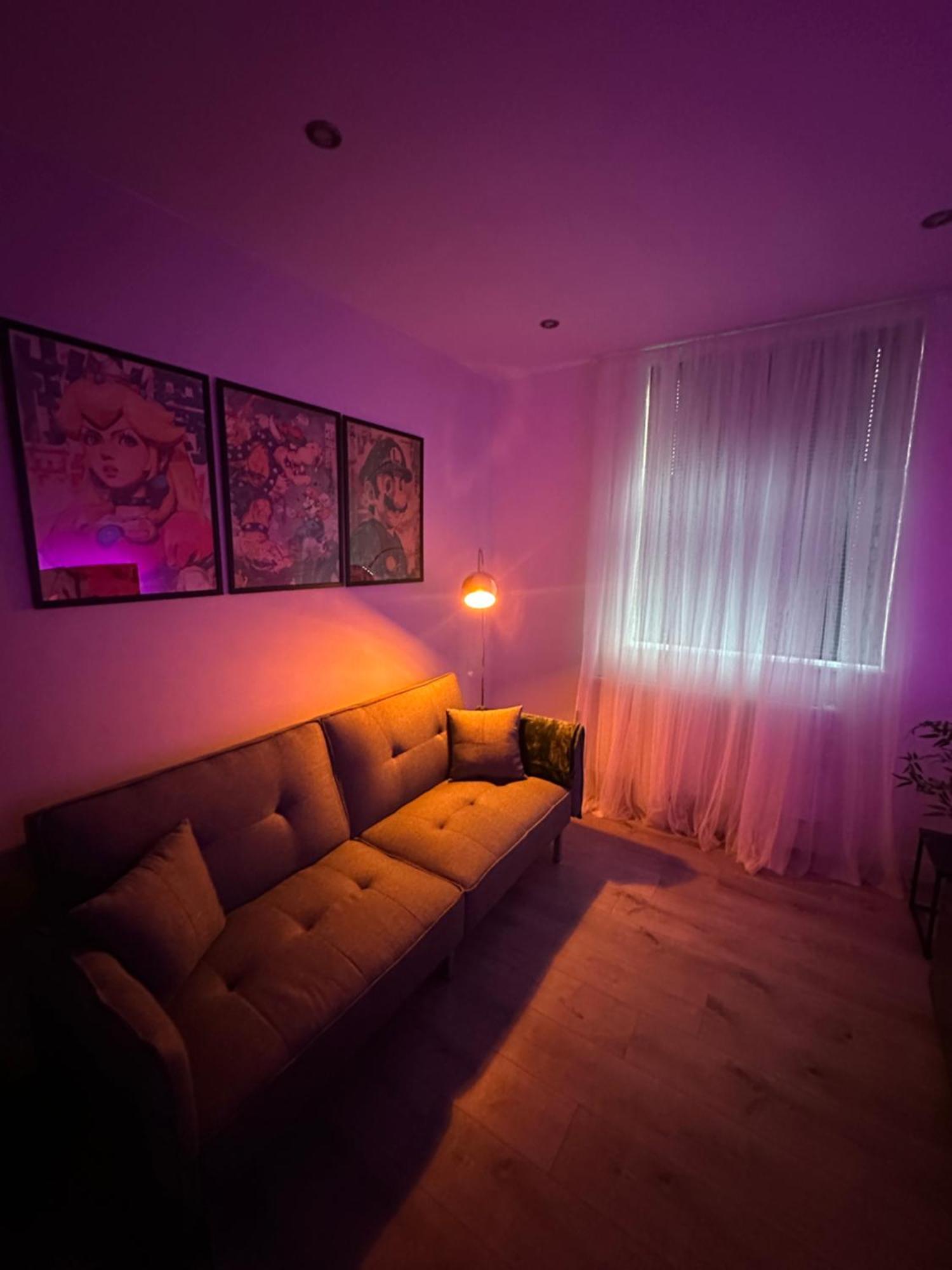 Retro Suite A Luxury Apartment With King Size Bed Wii Games And Entertainment Leicester Luaran gambar