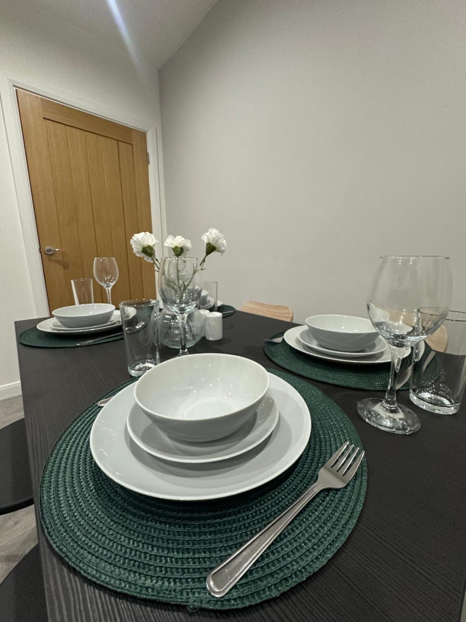 Retro Suite A Luxury Apartment With King Size Bed Wii Games And Entertainment Leicester Luaran gambar