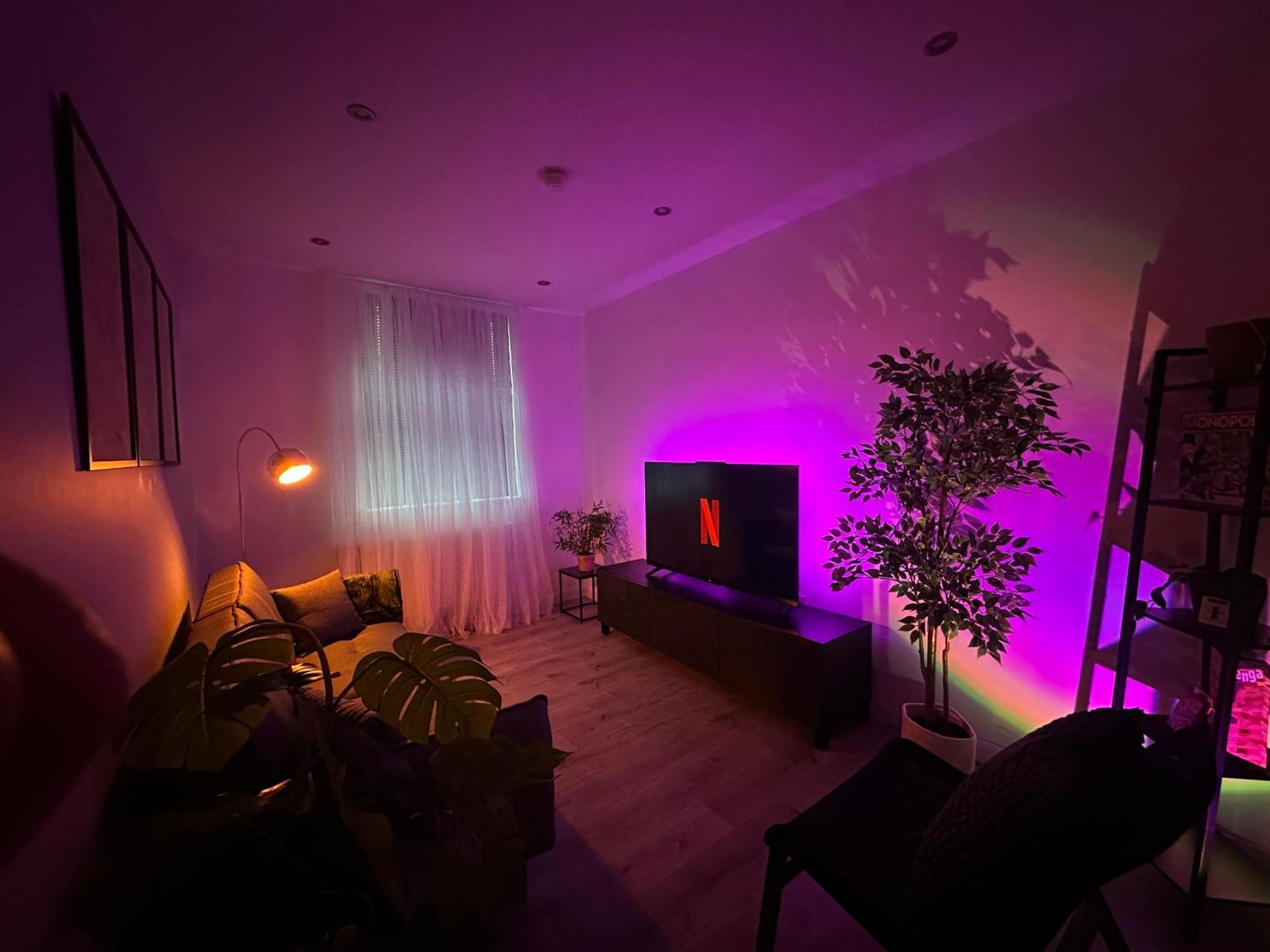 Retro Suite A Luxury Apartment With King Size Bed Wii Games And Entertainment Leicester Luaran gambar