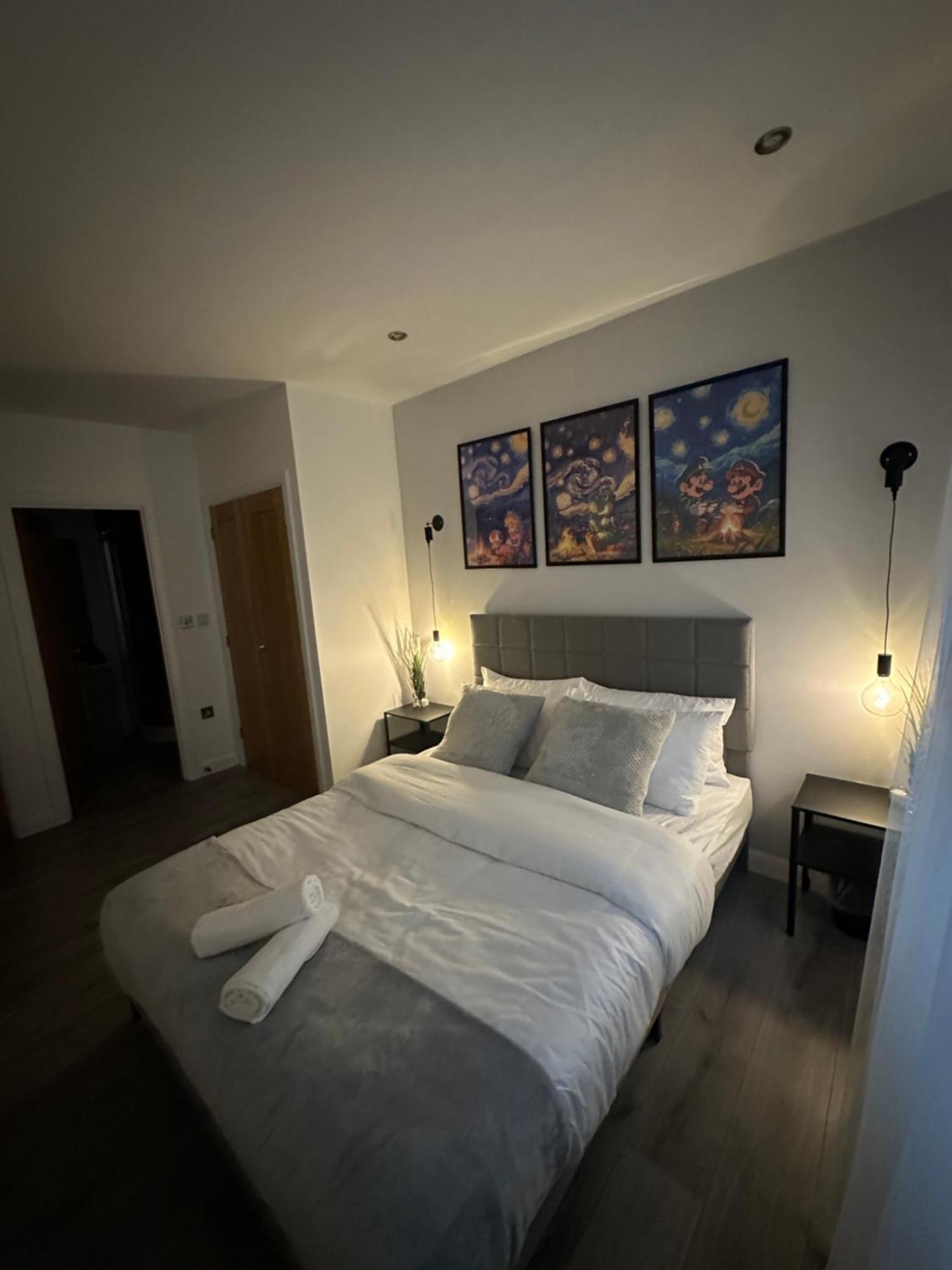 Retro Suite A Luxury Apartment With King Size Bed Wii Games And Entertainment Leicester Luaran gambar